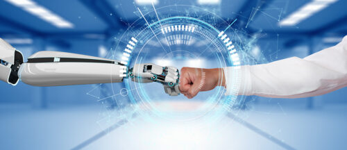 Bildbeschreibung: Ein Roboterarm und ein menschlicher Arm geben sich in einem futuristischen Raum einen Fauststoß, um digitale Zusammenarbeit zu symbolisieren.