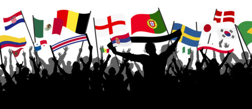 Bildbeschreibung: Eine Menschenmenge jubelt und schwenkt die Fahnen verschiedener Länder, die an einem internationalen Fußballturnier teilnehmen. Die Szene ist in einer stilisierten Silhouette gestaltet, wobei die Fahnen farbig hervorgehoben sind.